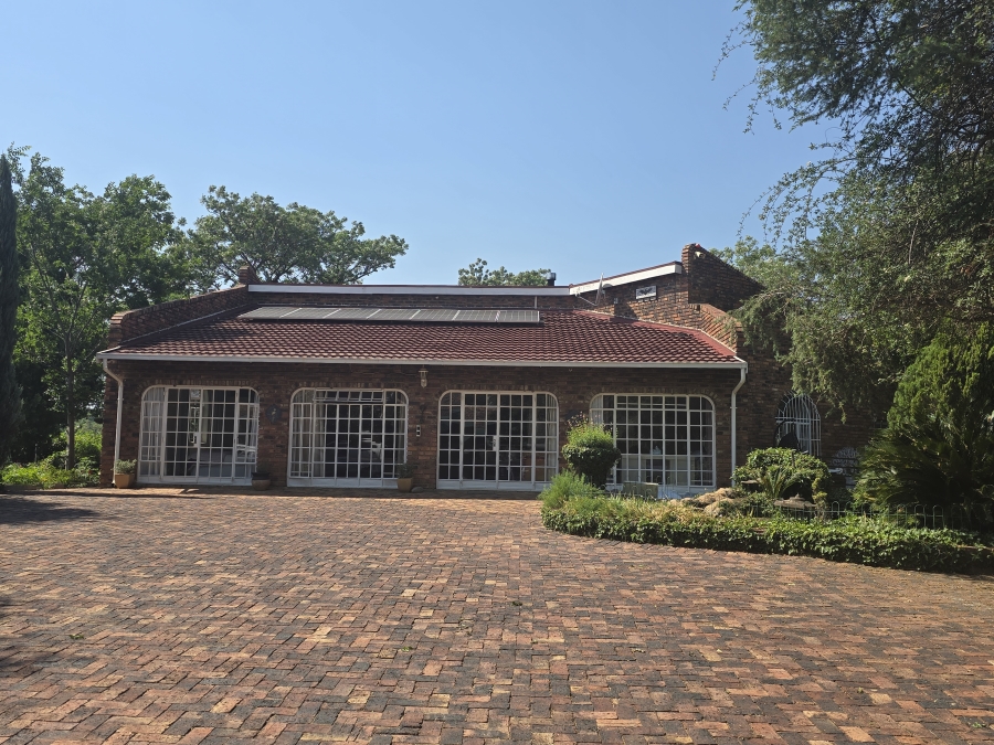 4 Bedroom Property for Sale in Lindequesdrif North West